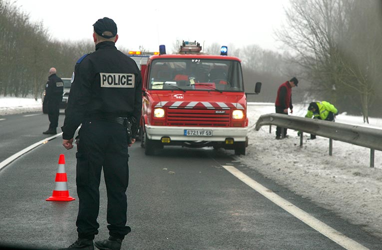snow-road-driving-transport-france-vehicle-330705-pxhere.com